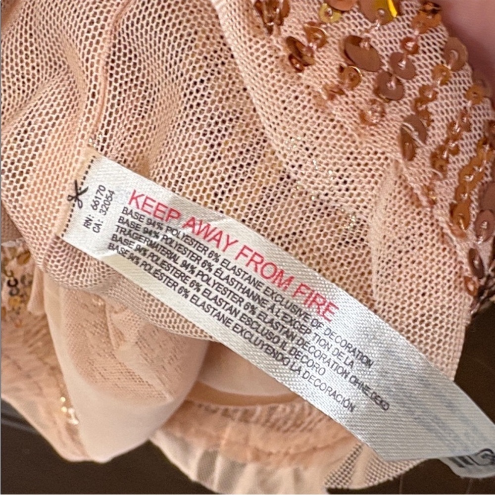 NWT Free People Midnight Kiss
Sequined Mini Slip Dress Gold Medium Retail $98.00 - Picture 8 of 12